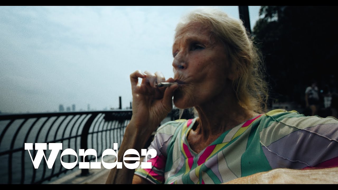 Strains ep #1 - Tropicana Cookies | Austrian immigrant is what she eats