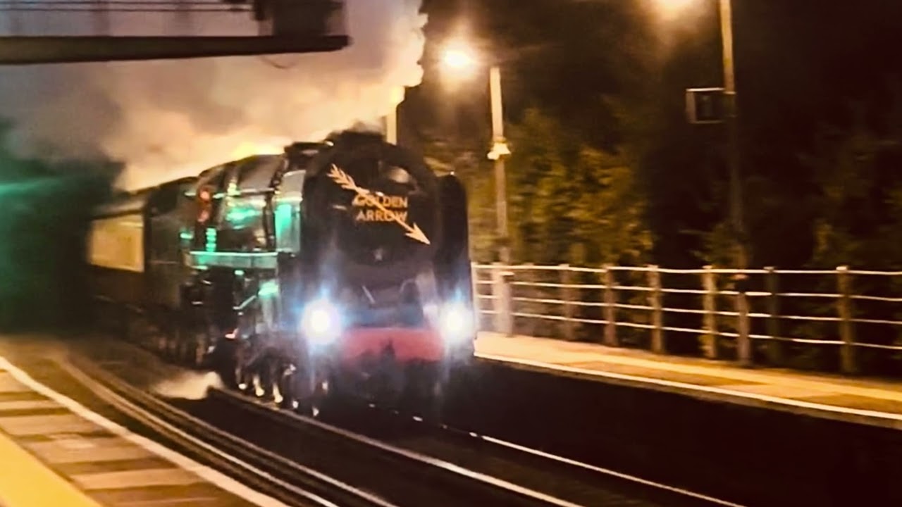 Britannia Steam Team ( Golden Arrow )