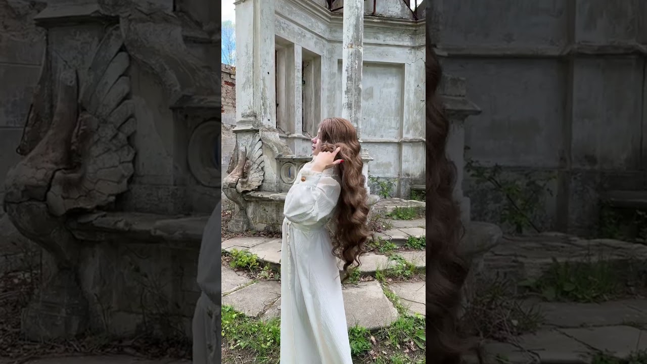 Перука з довгим русим волоссям на сітці