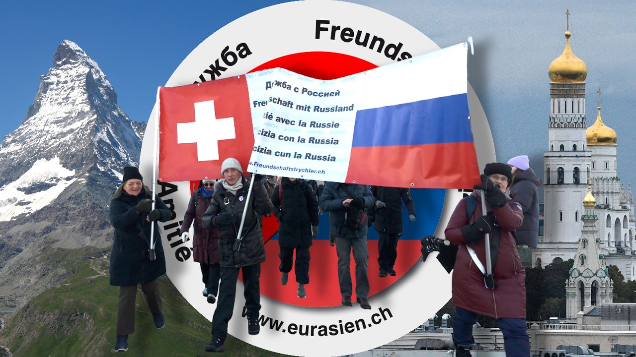 In Moskau demonstrierten Schweizer Trychler unter dem Motto «Freundschaft mit Russland».