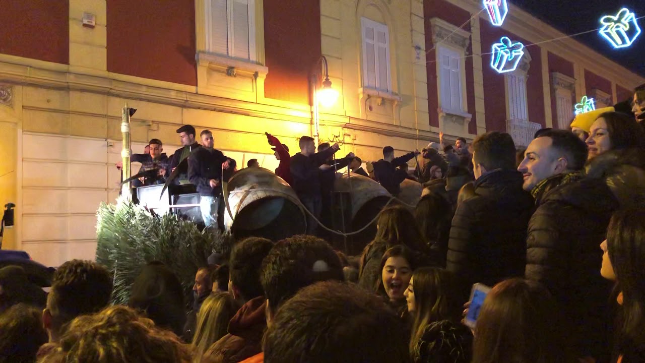 Carri Macerata Campania 2019 " Battuglia libera" esibizione chiesa