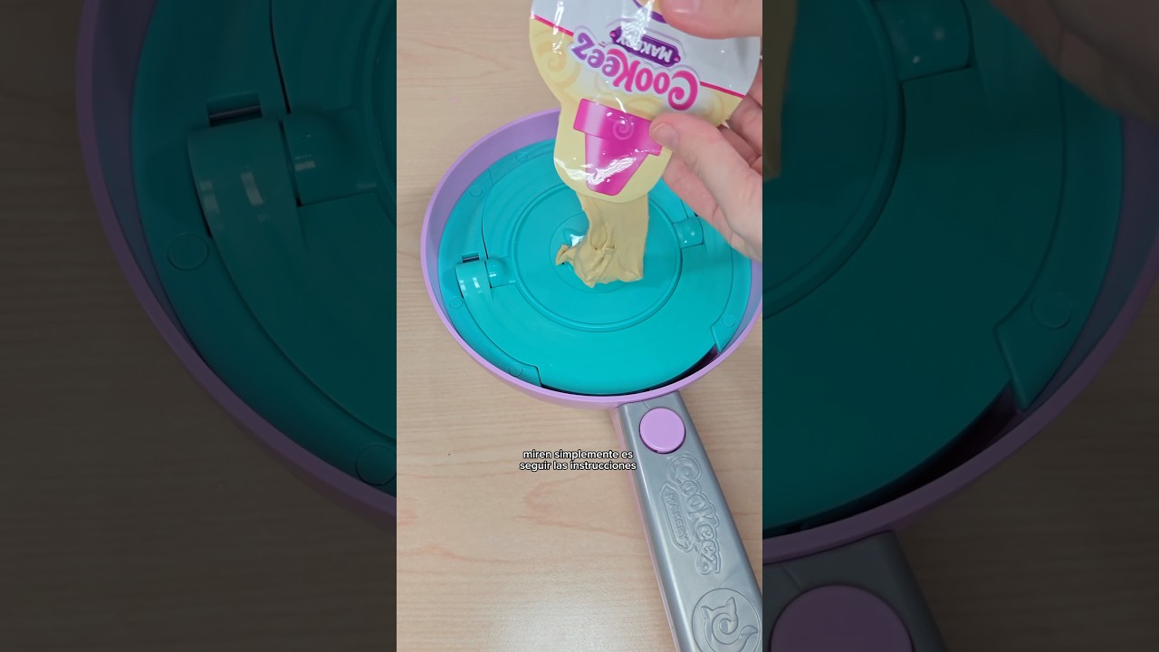 PELUCHE EN UN SART&Eacute;N Y REFRIGERADOR 😱 COOKEEZ MAKERY | MIS PASTELITOS