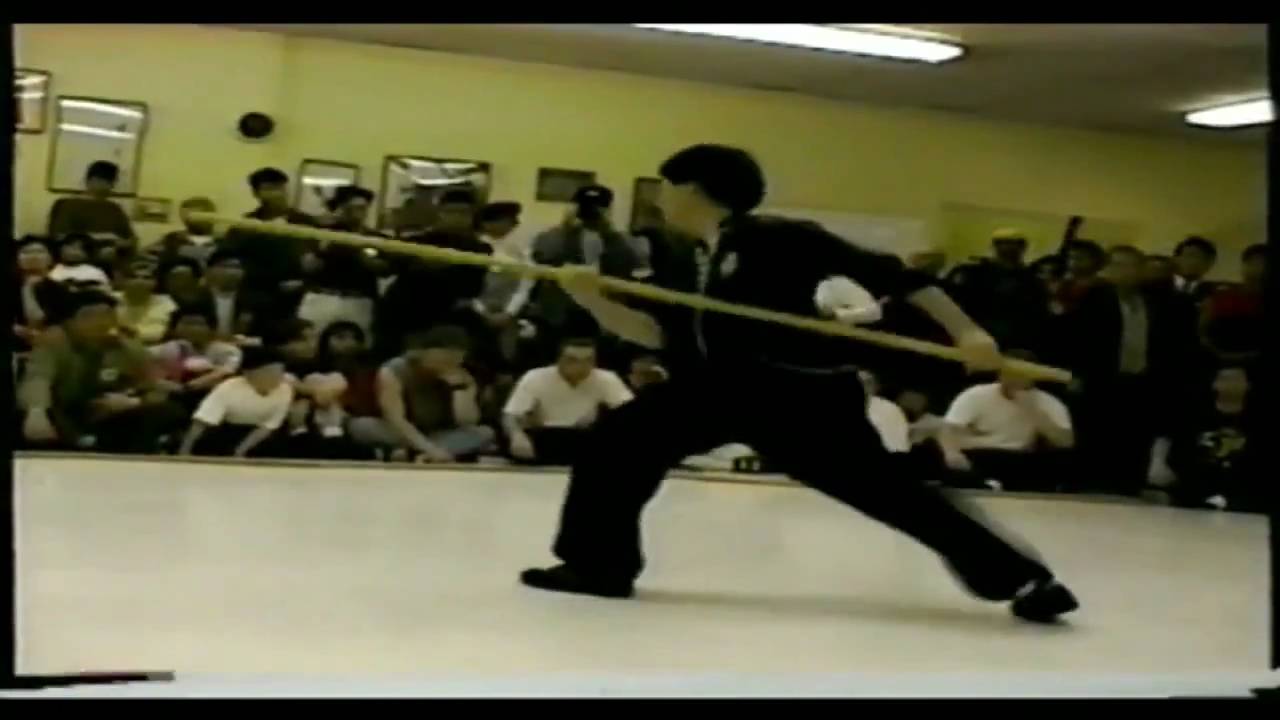 Um Long Ba Gwa Staff, Hung Gar Form, 五郎八卦棍, performed by Sifu Lester Wong (1994)