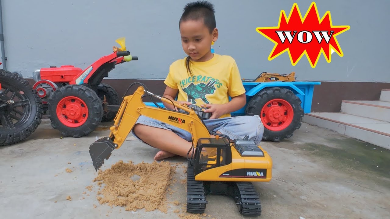 น้องโก๊ะกับแม็คโครบังคับคันใหม่