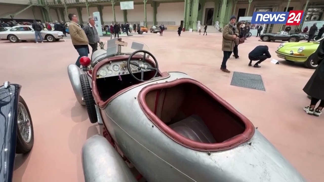 Ankandi i makinave sportive, dhjet&euml;ra automjete mbush&euml;n 'Grand Palais' n&euml; Paris