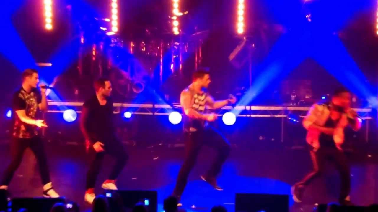 Blue - Ayo [Live]
