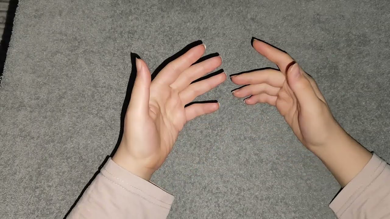 (Türkçe asmr)Rahatlatıcı kumaş sesleri agız sesleri / el hareketleri 💯#fısıltı #asmrcommunity 