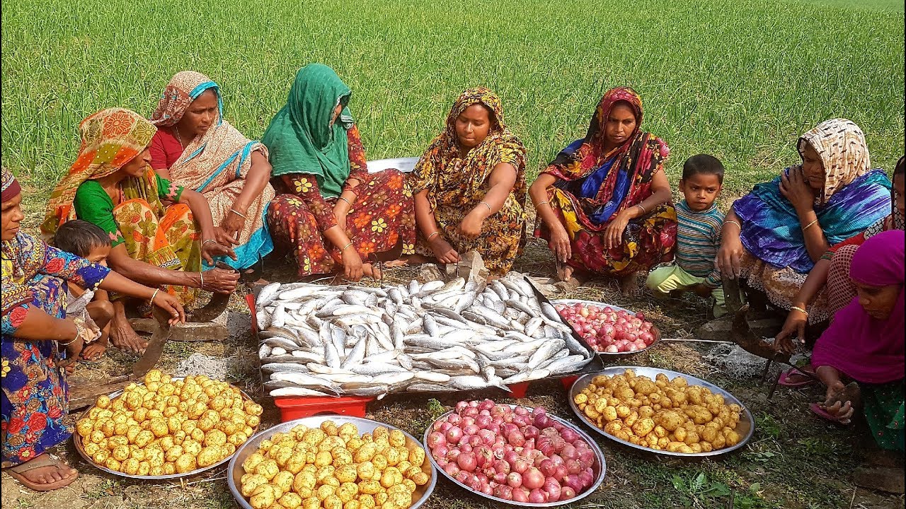 300 Labeo Bata Fish Curry Cooking For 300+ Village People By 15 Women - Fish Fest