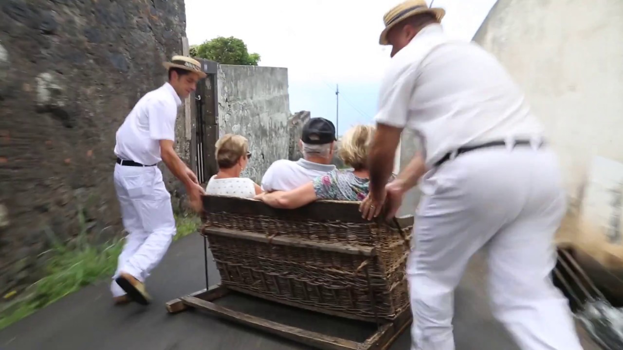 Madeira Funchal AMAZING SLEDDING FULL / Madère Funchal Descente en traineau Full