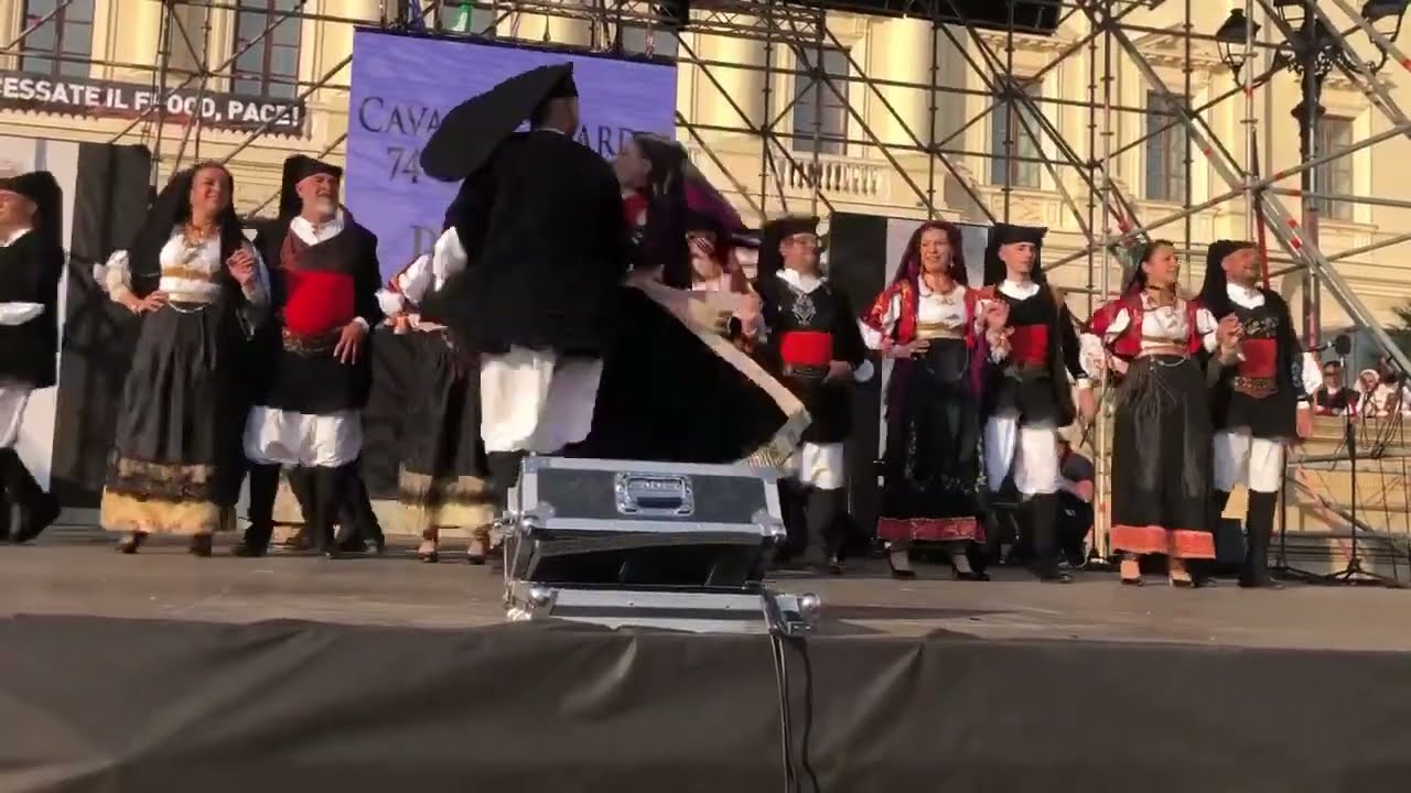 Tore Delussu Gruppo folk  Don Milani di Dorgali ballu torrau cavalcata2025