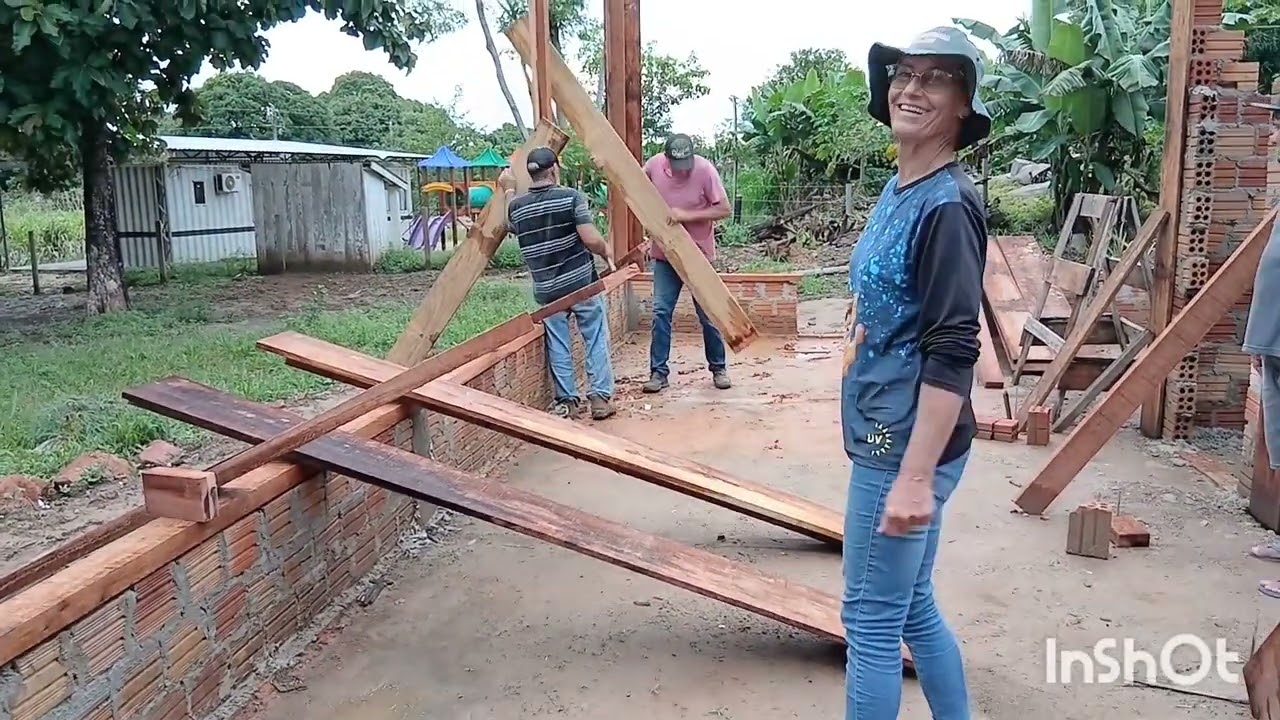 Começando levantar  as parede 