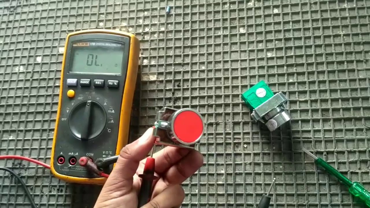 Industrial push button checking BS EEI