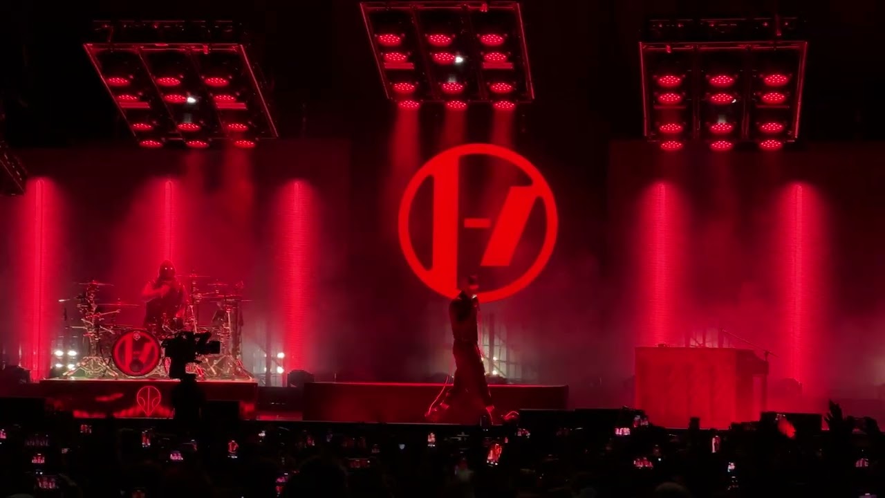 Overcompensate Live | Chula Vista | twenty one pilots 2025