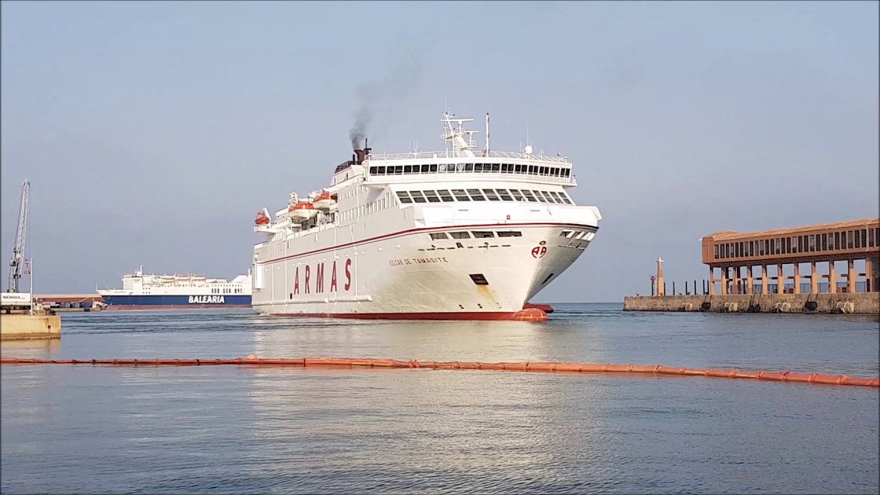 Volcan de Tamasite saliendo del puerto de melilla  Muelle ribera 1