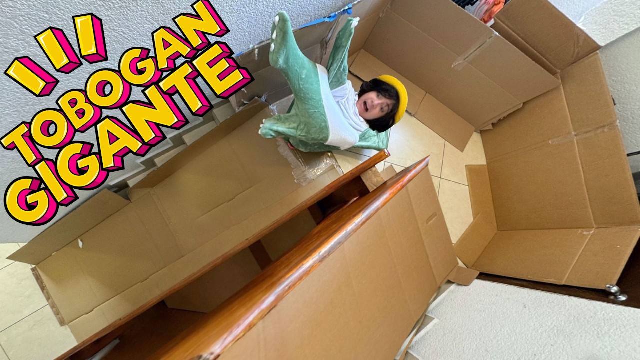 Construyo TOBOGAN de 2 Pisos en las ESCALERAS de Mi Casa