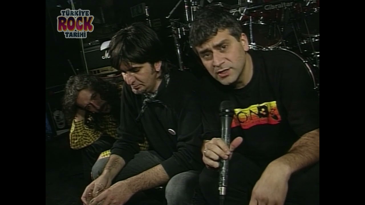 Mavi Sakal konser öncesi yeni çalışmaları hakkında röportaj. 2000'lerin başları...