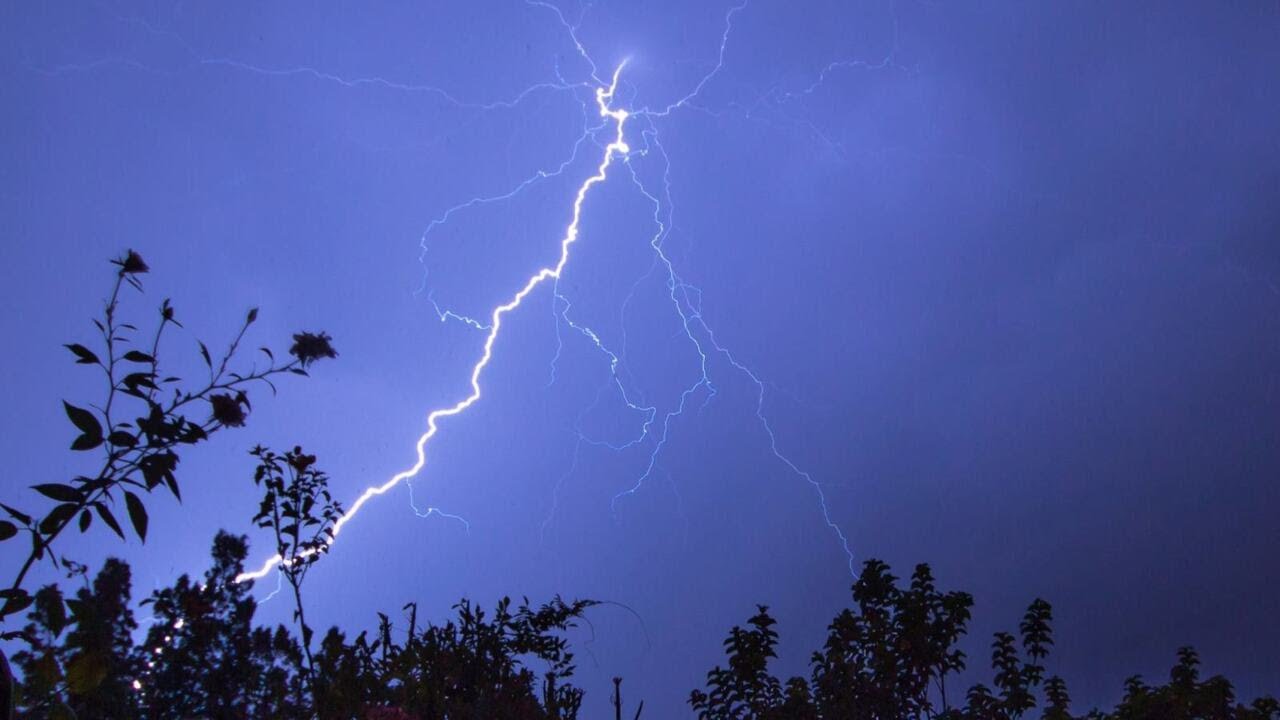 Thousands without power after storm batters Victoria