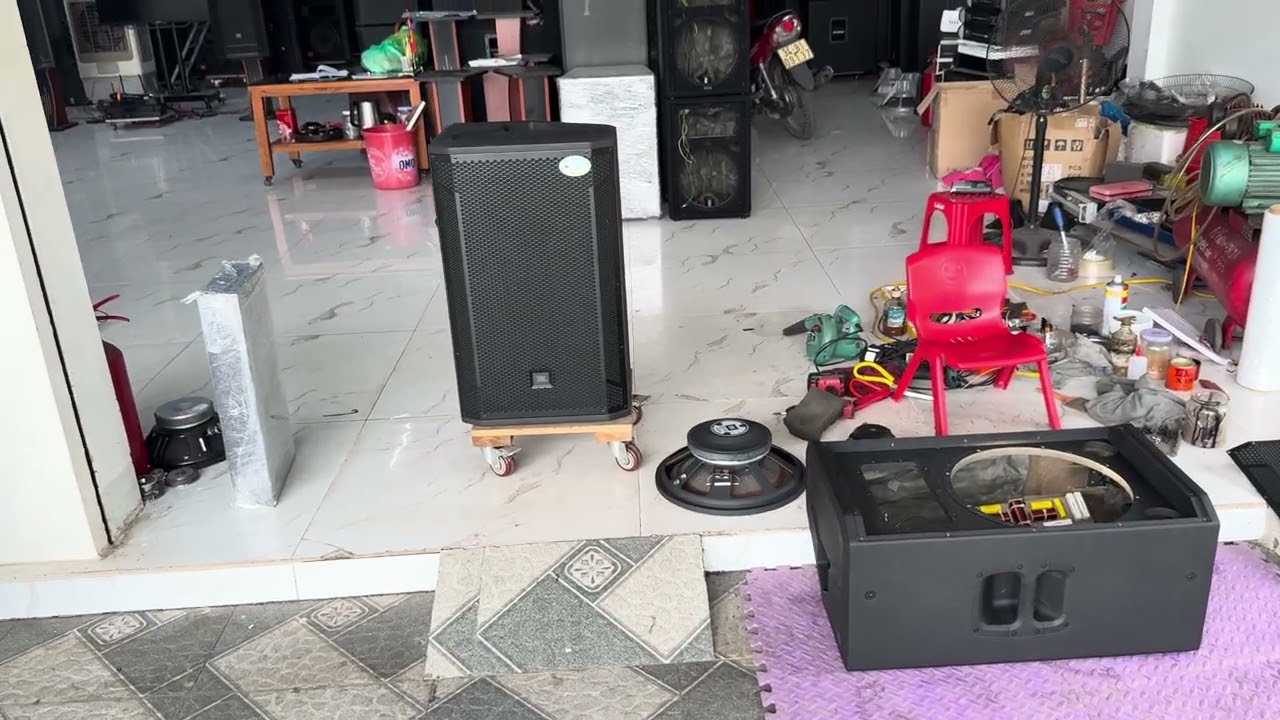 5 l&iacute; do để chọn loa Mỹ StX 815 bỏ qua Srx 715 Mời anh chị c&ugrave;ng xem 0971998555