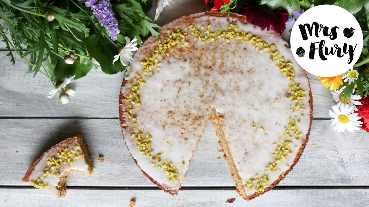 Gesunder, super saftiger Karottenkuchen vegan und glutenfrei