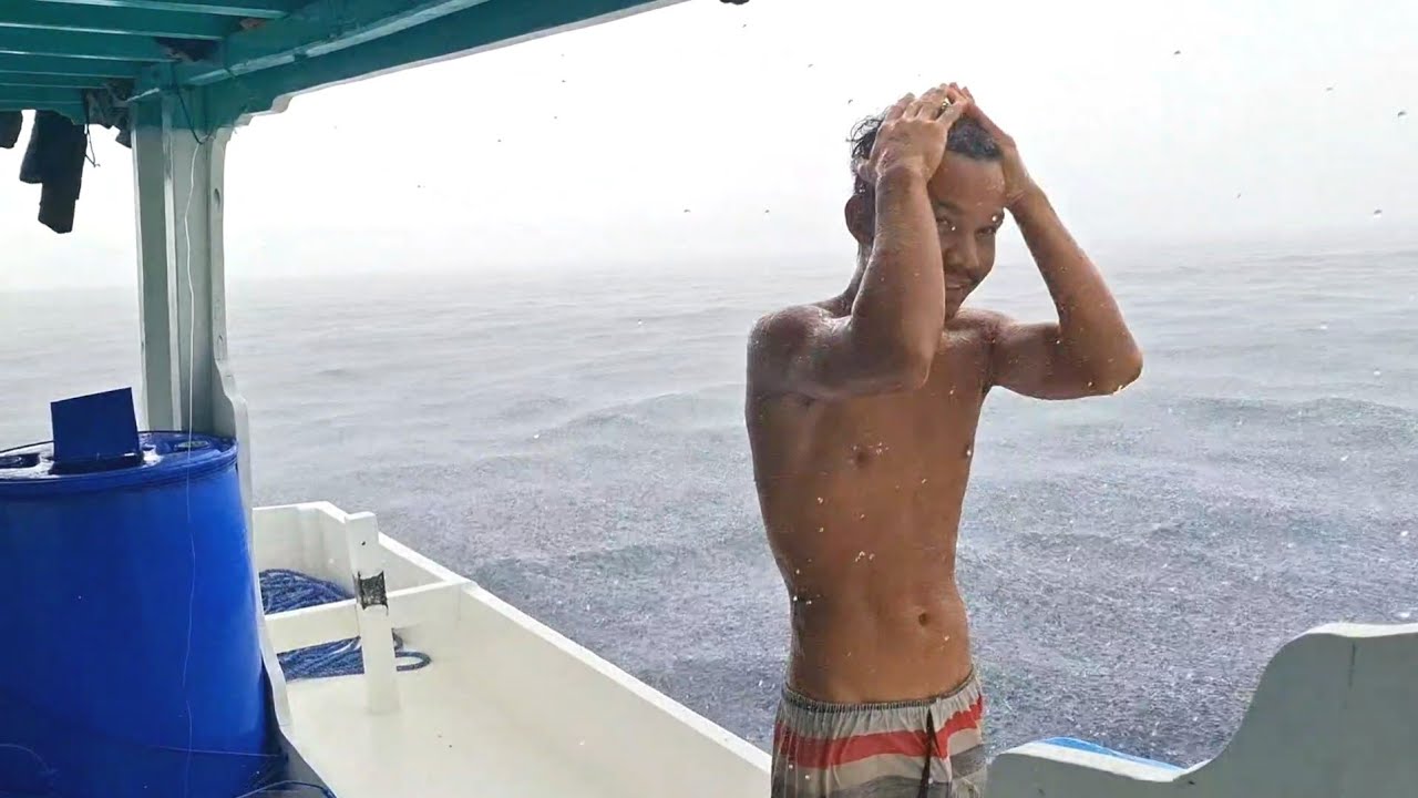 Kehidupan Nelayan..!! Hanya Laki² Pemberani Yang Sanggup Bekerja Di Lautan