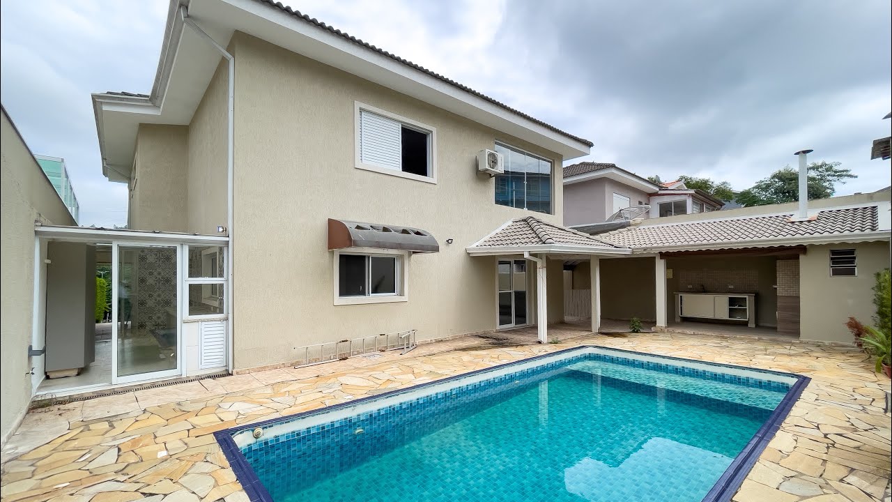 Casa no Condomínio Tarumã com piscina por apenas R$1.750.000