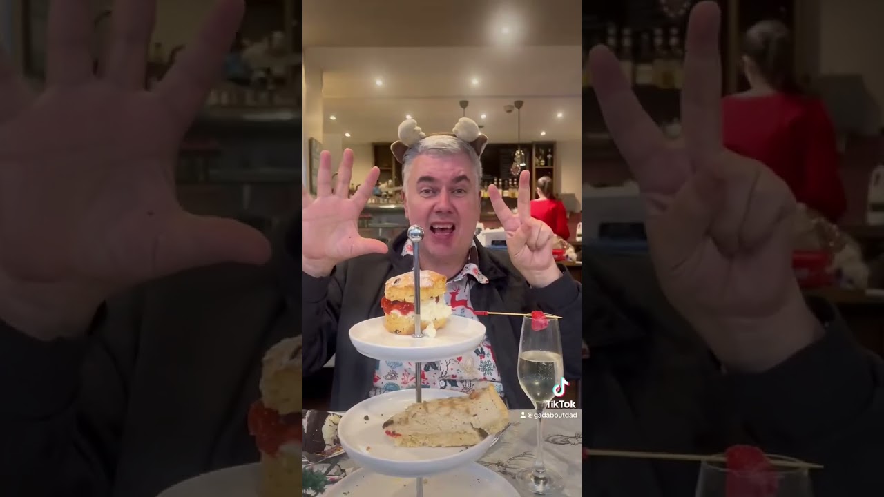 СКОЛЬКО?! Рождественский безлимитный послеобеденный чай с просекко 🥂? 😂 #рождество #послеобеденны...