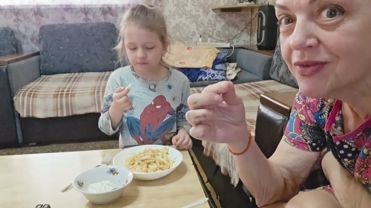 Фкусная минутка-на завтрак жареная на ужин печеная с куркой и наконец то пирог с брусникой 