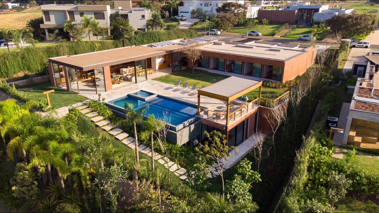 O LUXO DE UMA CASA CINEMATOGRÁFICA NO CONDOMÍNIO TERRAS DE SÃO JOSÉ 2 - ITU/SP