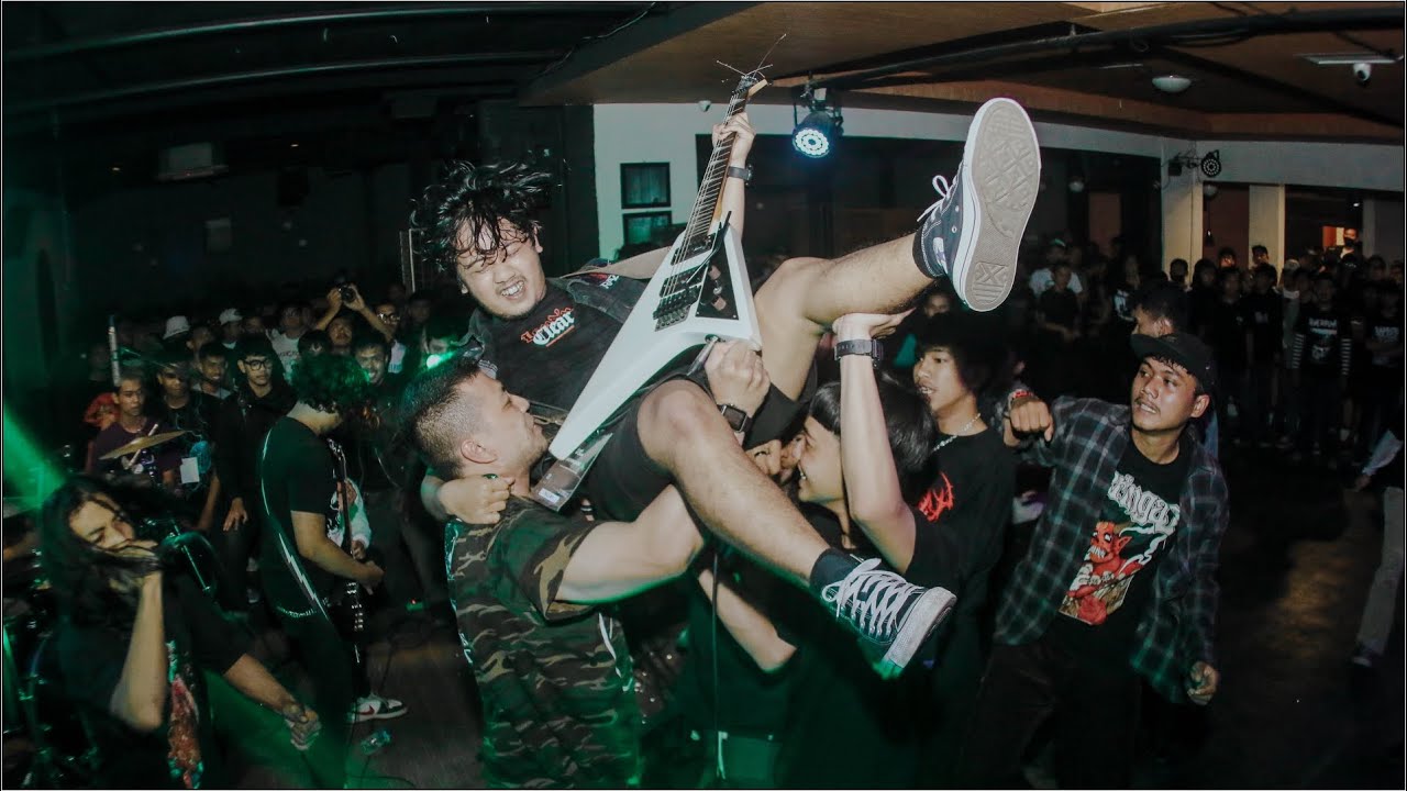 IRON VOLTAGE LIVE IN LOUDNCLEAR SHOWCASE VOL 1