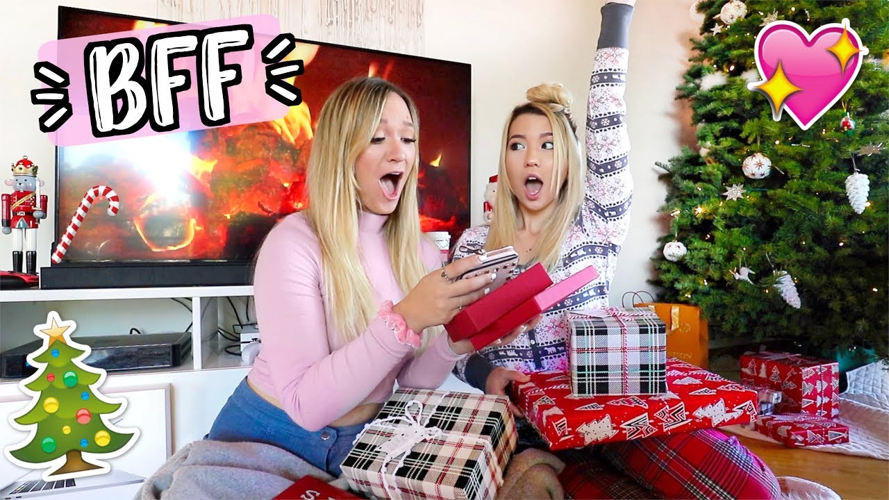 BFF Gift Exchange! Opening Christmas Presents! Vlogmas Day 21