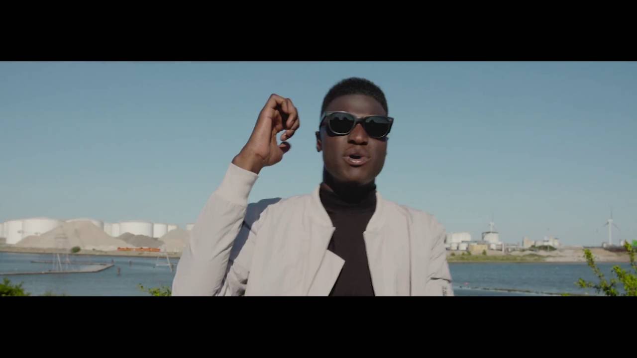 Eebz - Fredag feat. Bar Z (Officiel musikvideo)