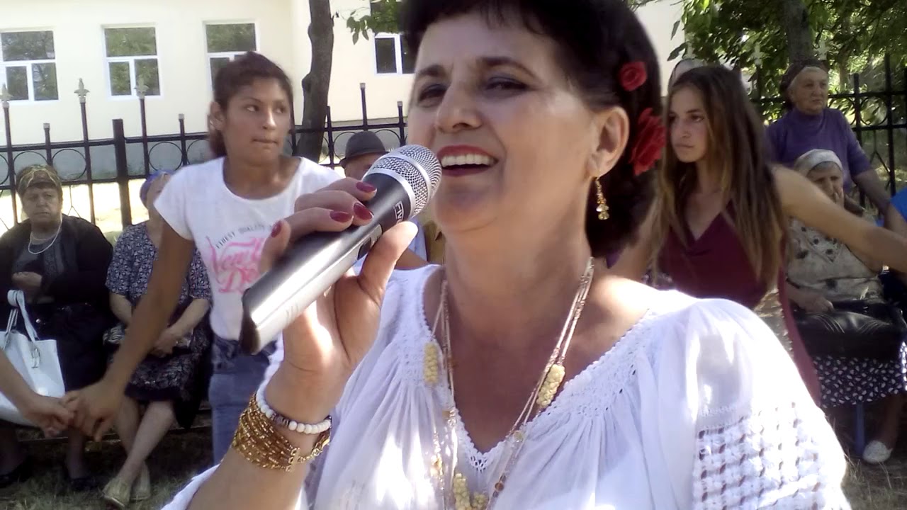 MARILENA GUZGA   HAI CU TOTI IN SAT LA JOC.