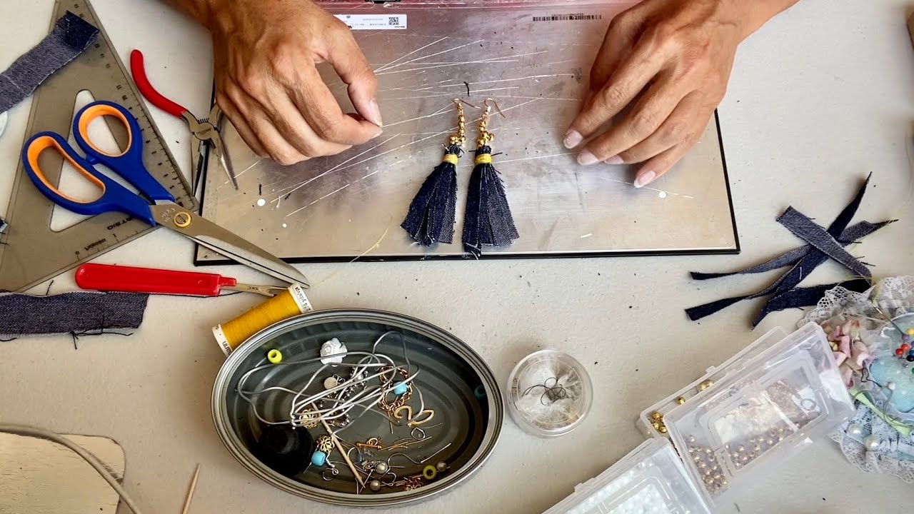 8 ideas of denim earrings made from old jeans | Recycled jewelry ideas