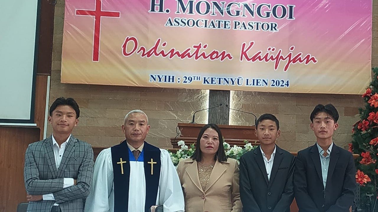 Testimonial Song (Rev.H.Mongngoi & Family)