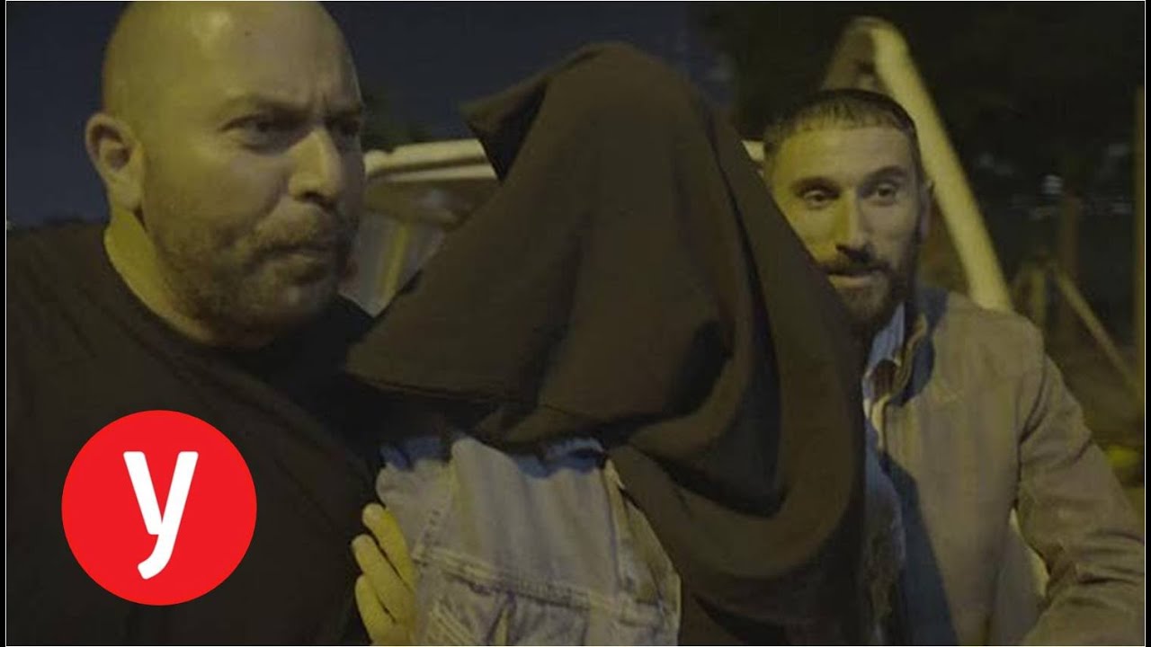 עם אקדח לרקה: הצעת נישואים בסט של 