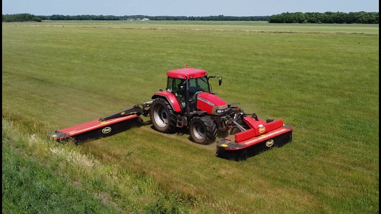 Gras maaien | MCCormick MC 130 vicon maaiers | Melkveebedrijf Van Tarry