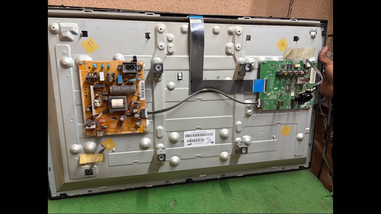 Samsung 32 Inch LED TV Backlight Replacement | Display Me Light Nahi Aa Rahi? Fix Now! | Manoj AtoZ