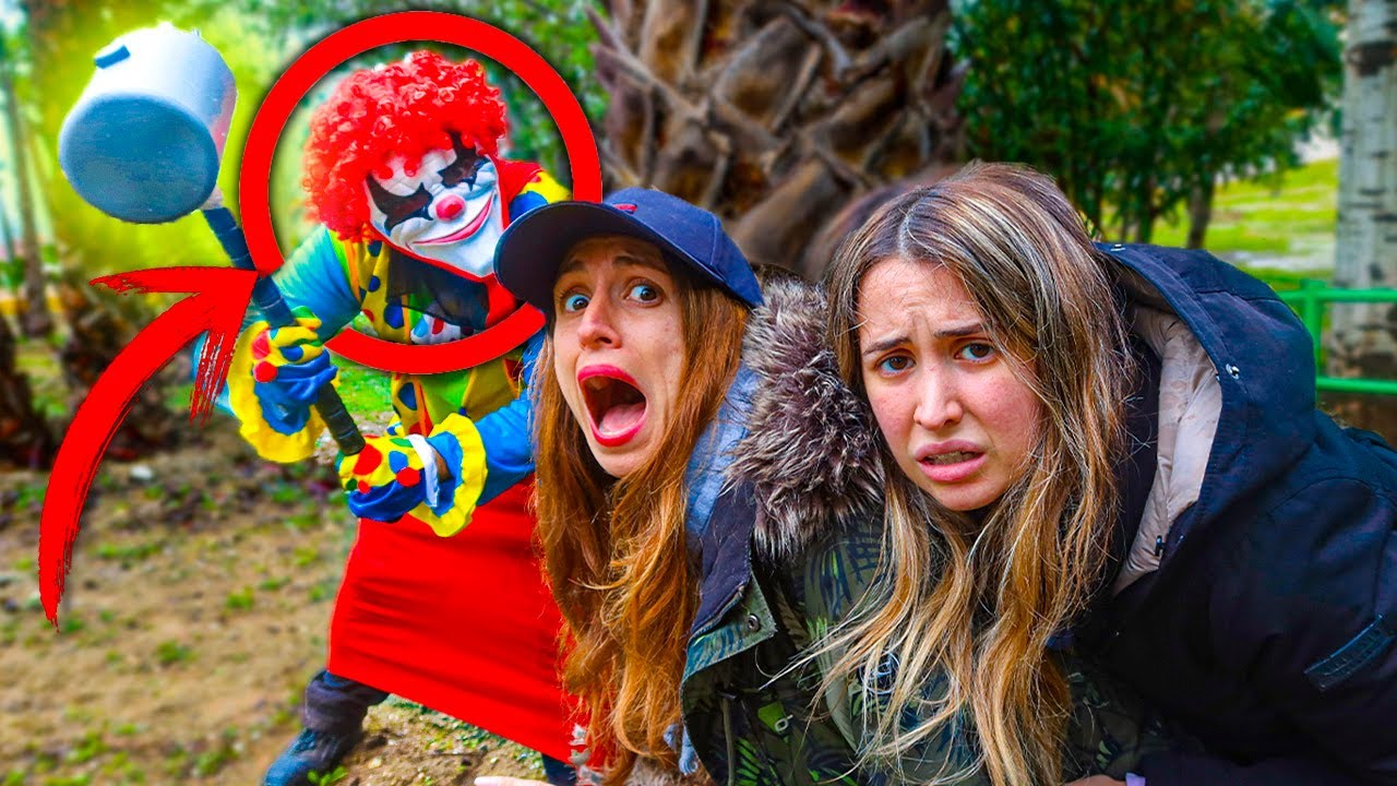 EL PAYASO DE LOS PARQUE DE NIÑOS NOS PILLA ESPIANDOLE *Hemos escuchado su mayor secreto*