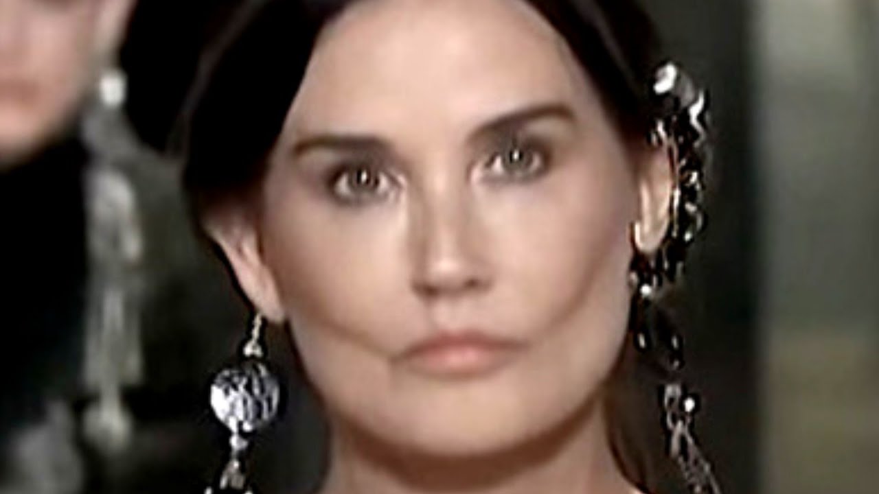 Demi Moore Looks Completely Unrecognizable With Her New Look