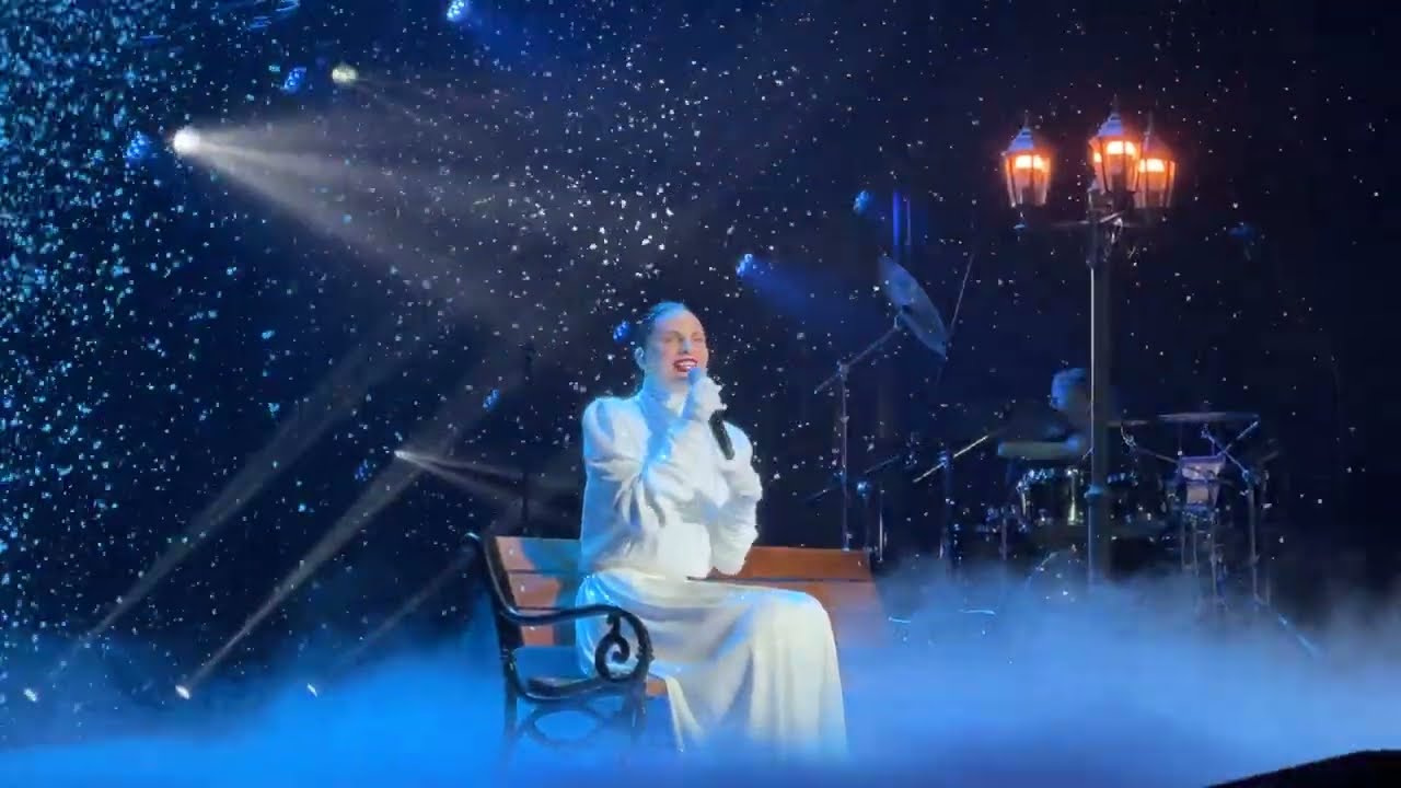 Ева Власова - Снег (Москва, Crocus City Hall 26.10.23)