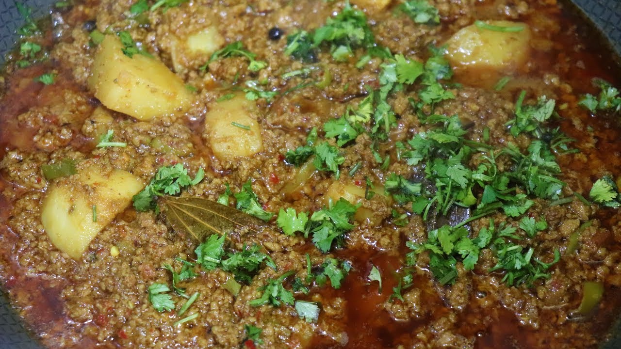 Delhi ke Hotels ki Tarha Banaye Aloo Keema | Roti Chapati or Poori ke Saath Khaye Jane Wala Keema