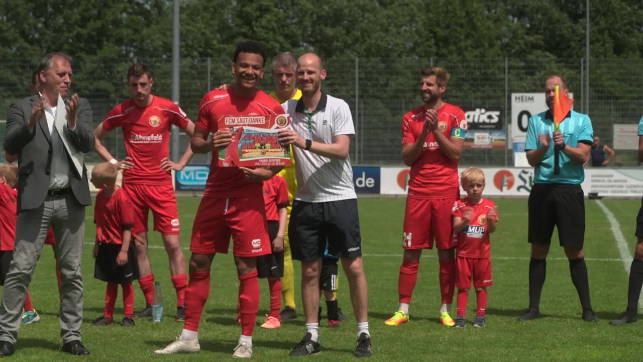 Emotionales Heimspiel: FC Mecklenburg Schwerin verabschiedet sich von Spieler und Fans