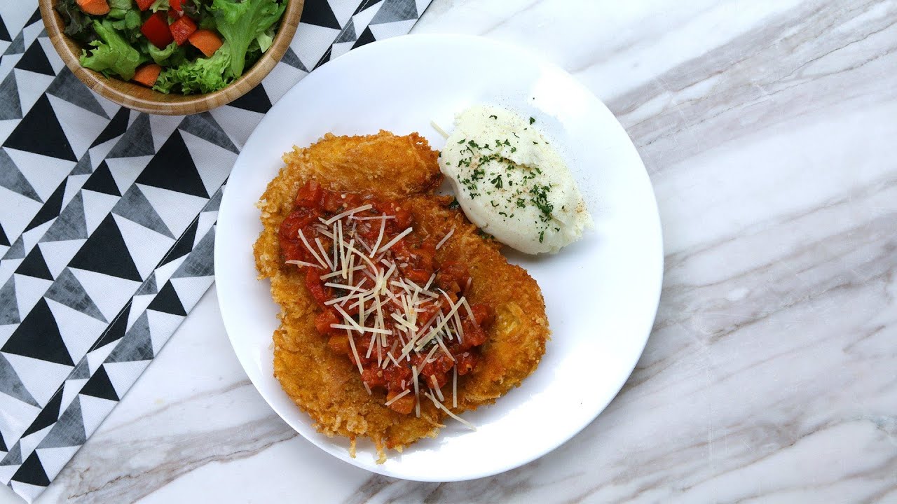 Pechugas Parmesanas con Salsa de Tomate