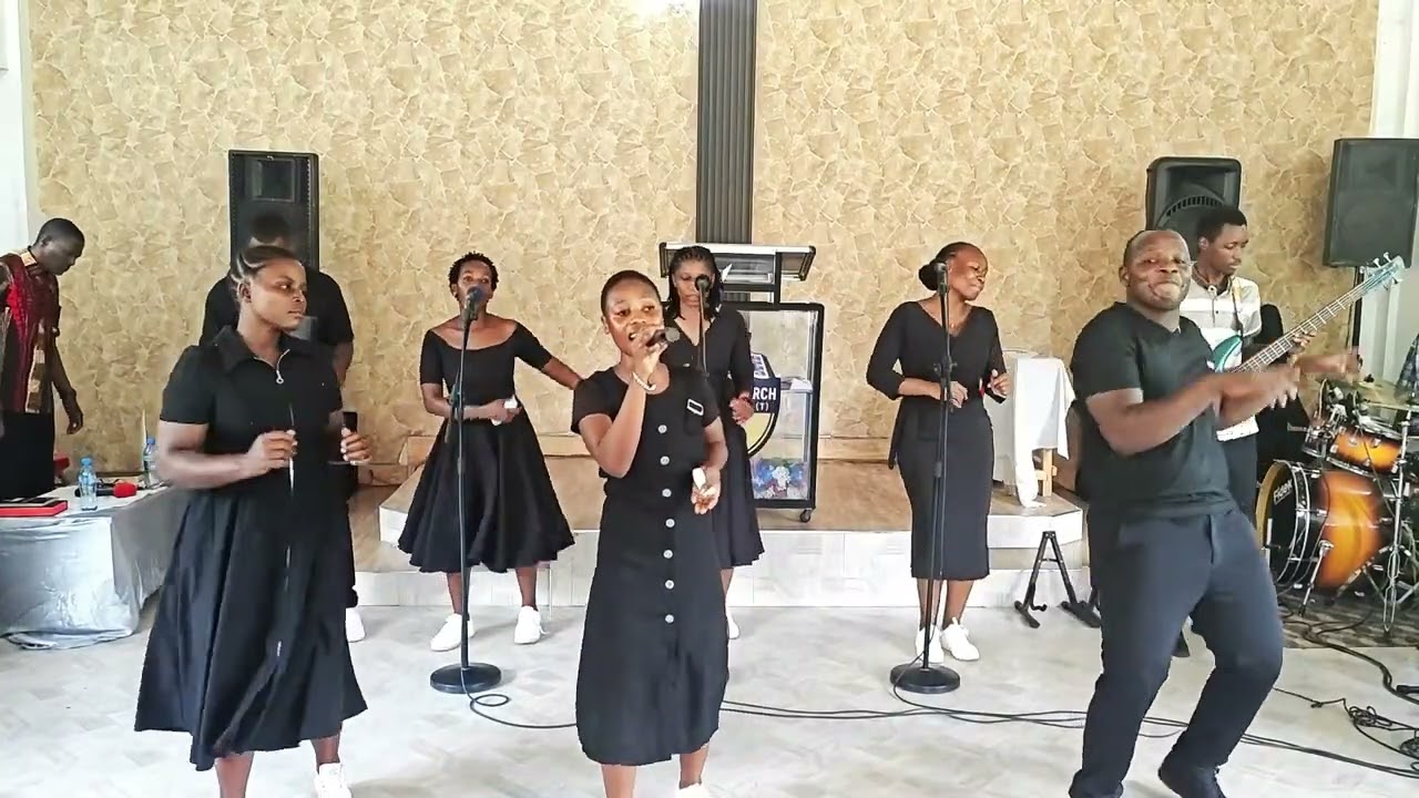 FCM TABATA PRAISE TEAM - Nimemwona Bwana nimemwona mfalme unaweza mileleee......