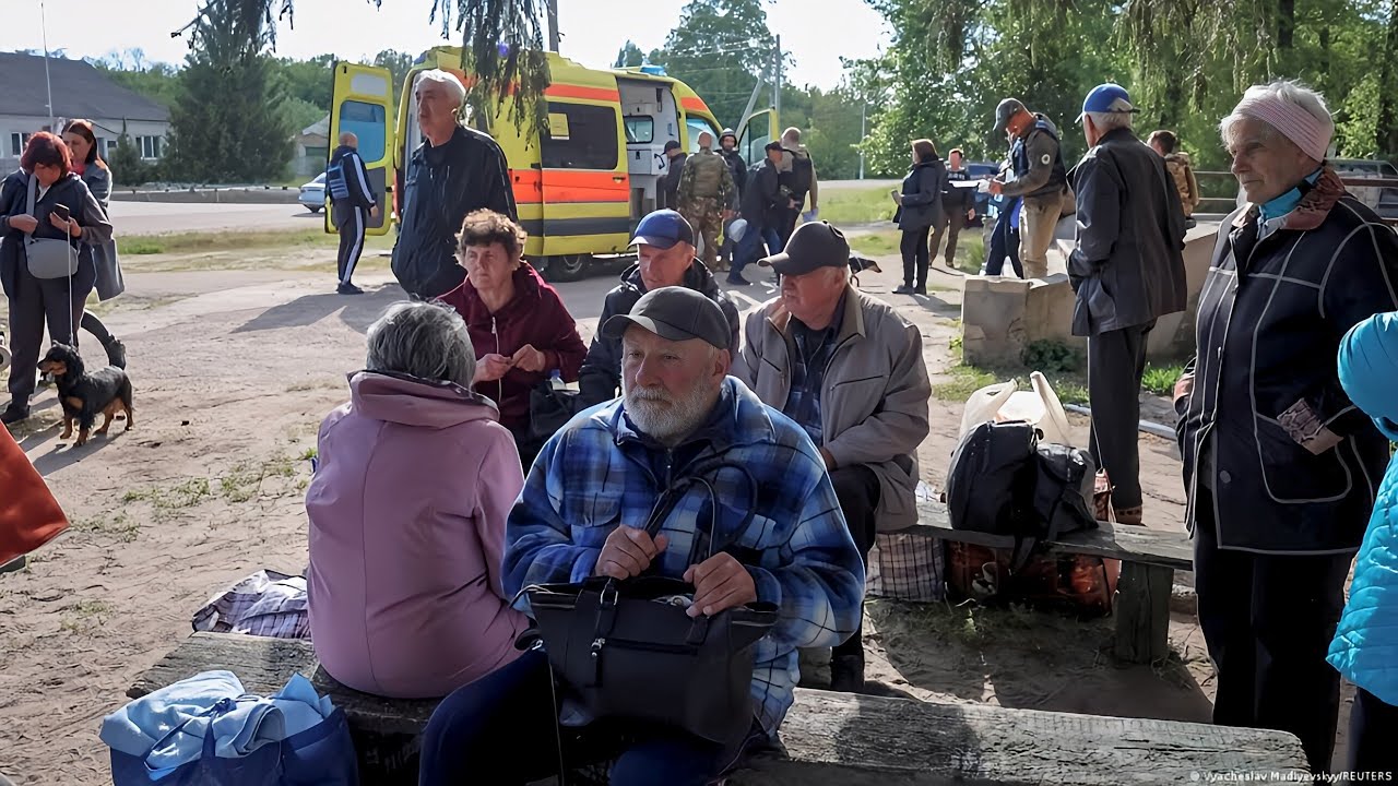 Волчанск сегодня • Люди бегут из города. Опасная эвакуация