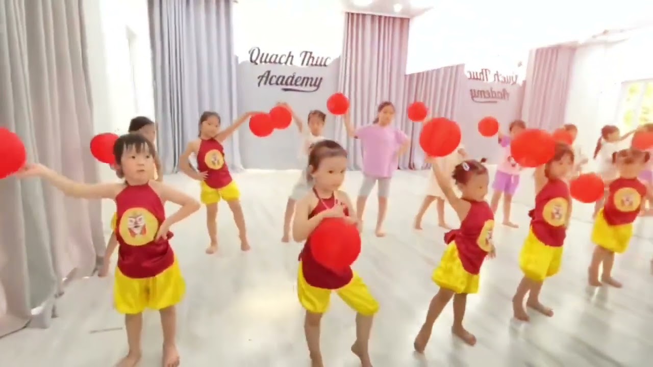 Trung Thu Xuống Phố _ Múa trẻ em 🌟🌟