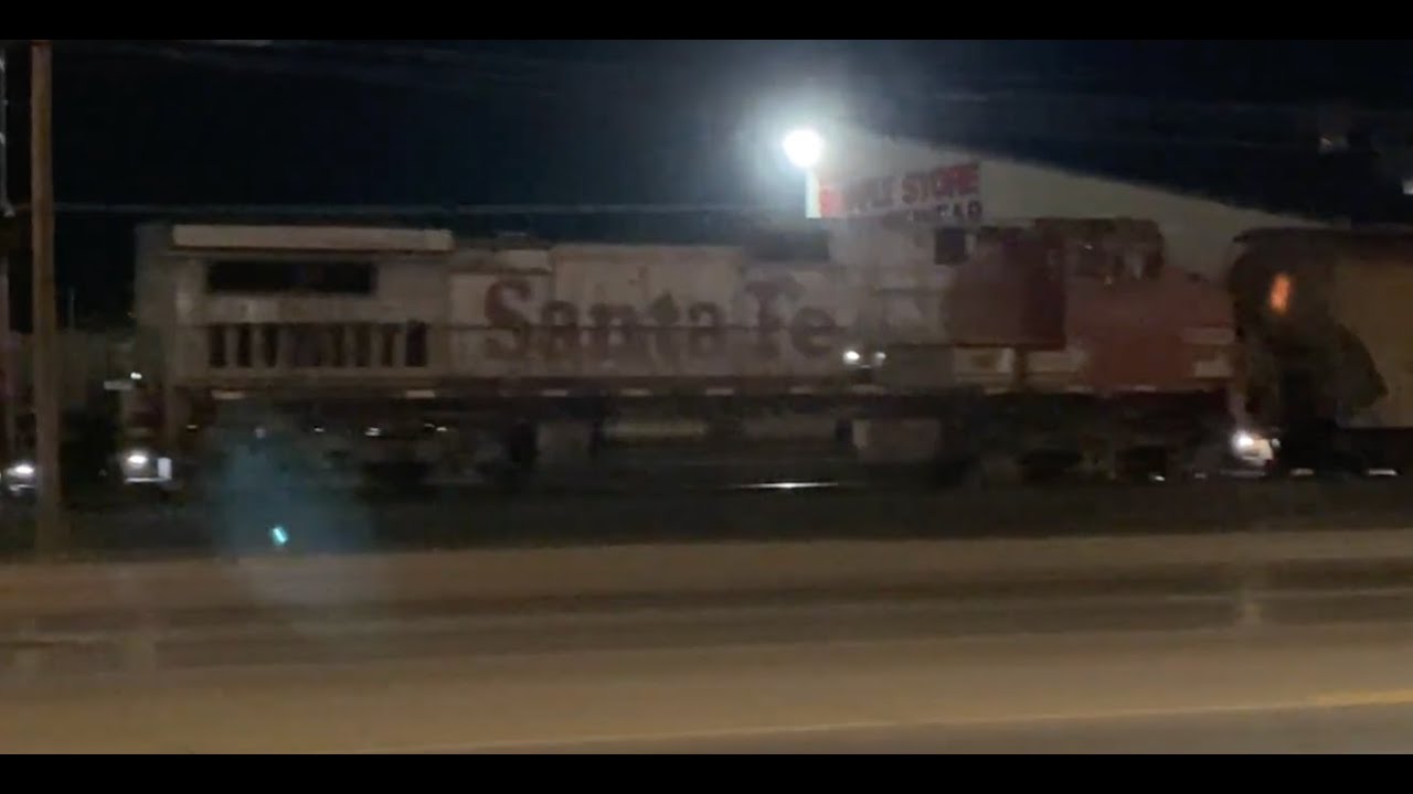 Santa Fe Warbonnet and BN Caboose on Train in Carlsbad, NM!!!