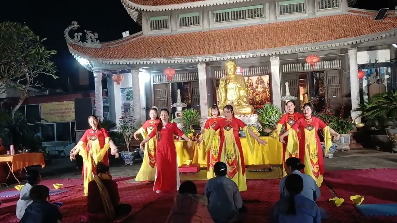 CLB T&igrave;nh Bạn ch&uacute;ng em c&uacute;ng dường Đức Phật 