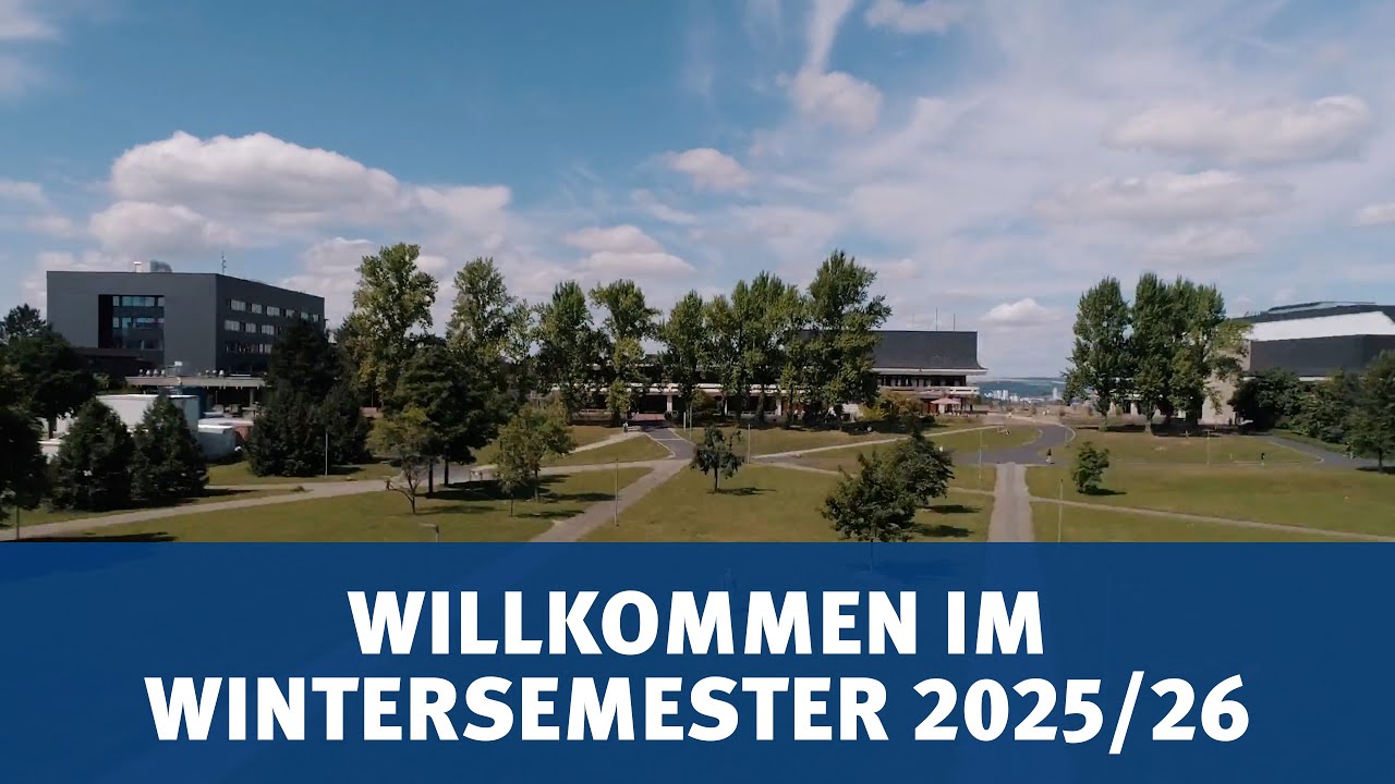 Pr&auml;sident Prof. Paul Pauli begr&uuml;&szlig;t alle Erstis im Wintersemester 2025/26 an der Uni W&uuml;rzburg