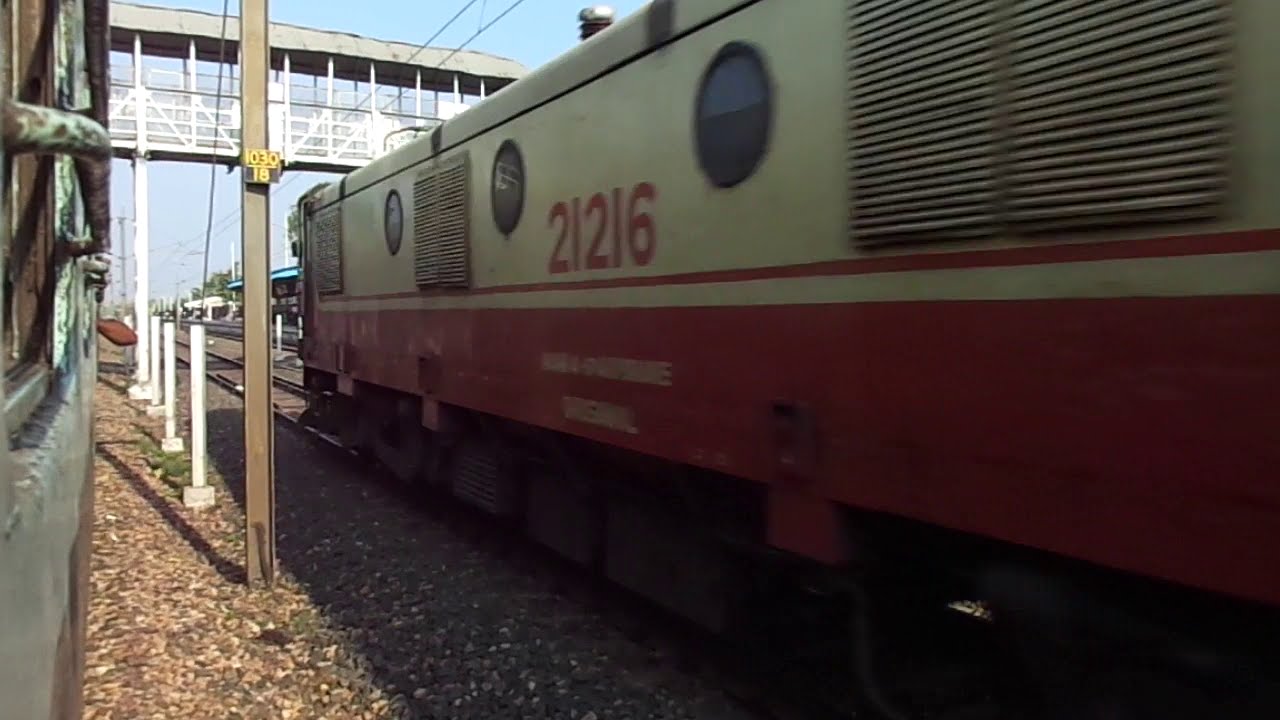 Mumbai LTT - Bhubaneswar SF Express Overtakes My Mumbai LTT - Shalimar Express At Tirora